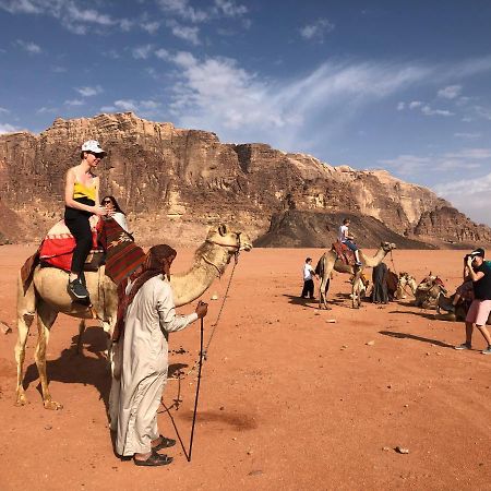 Friend Wadi Rum Esterno foto