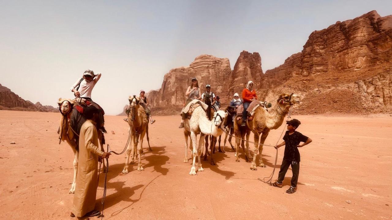 Friend Wadi Rum Esterno foto