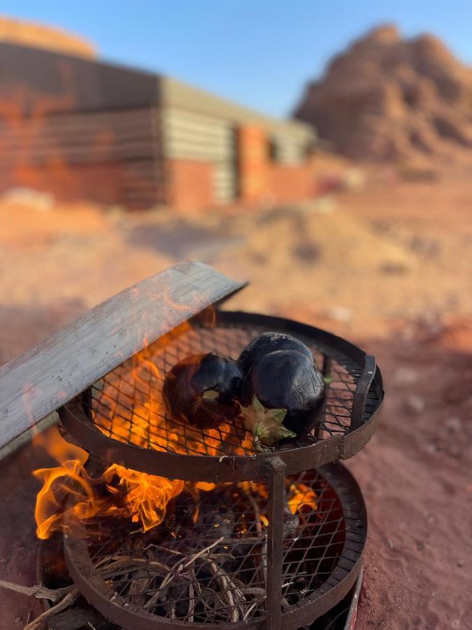 Friend Wadi Rum Esterno foto